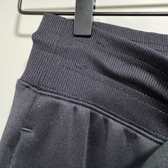 Nike Therma-Fit Black High-Waisted Pants - Picture 8 of 15